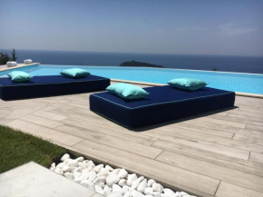Luxury villa Blue&Blanc piscina a sfioro isola Diamante